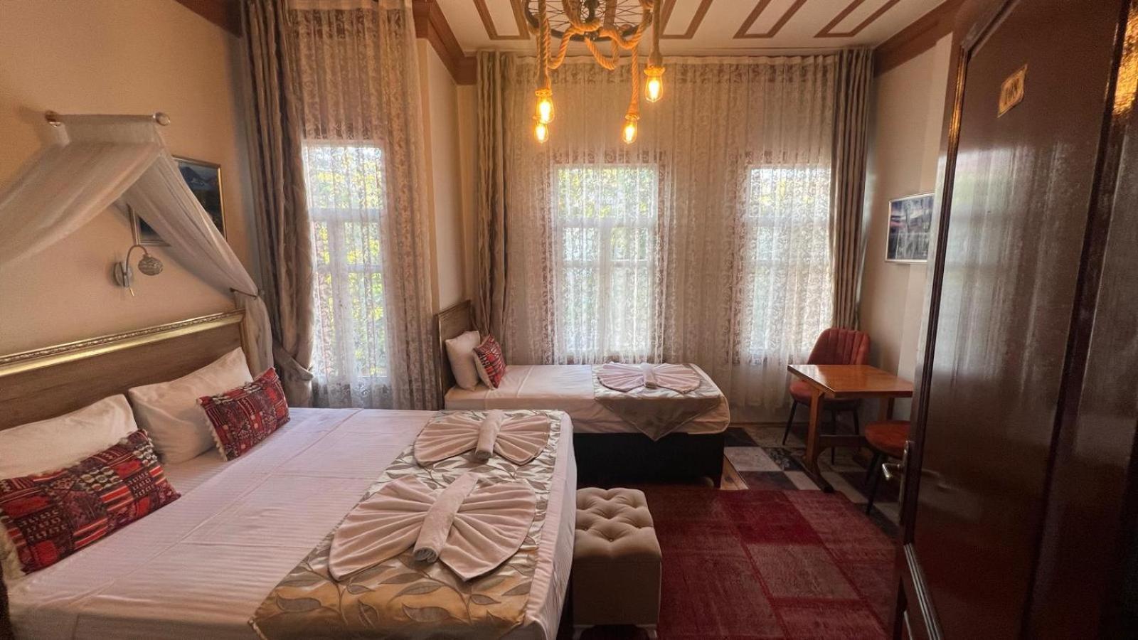 April Hotel Istanbul Eksteriør billede