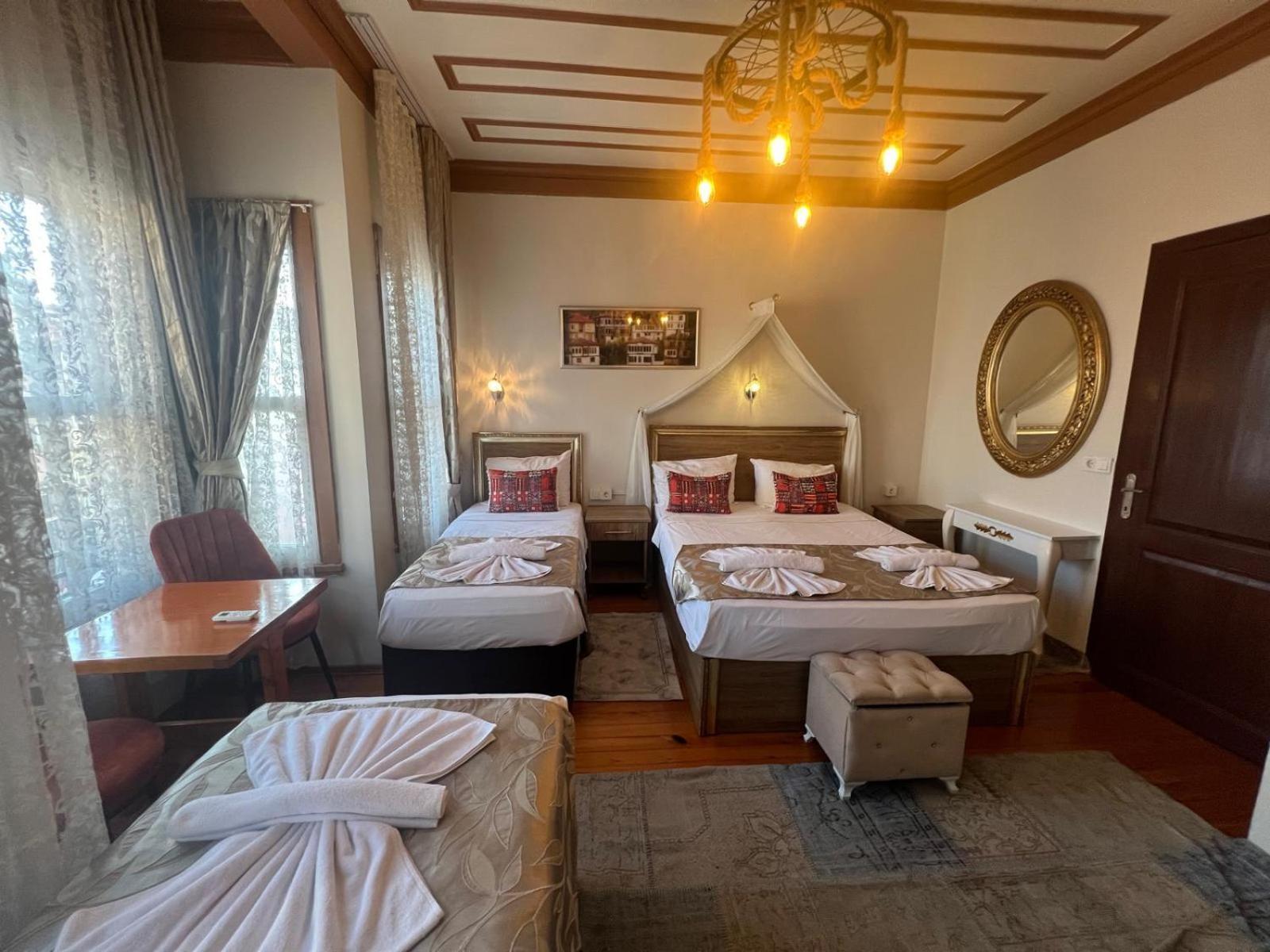 April Hotel Istanbul Eksteriør billede