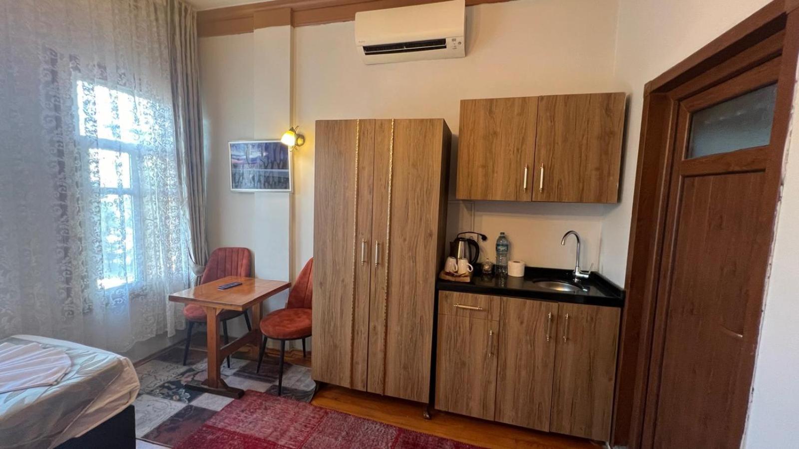 April Hotel Istanbul Eksteriør billede