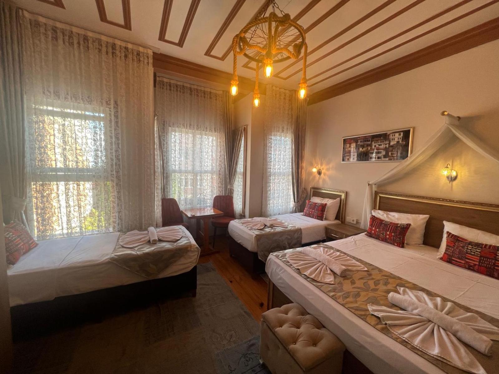April Hotel Istanbul Eksteriør billede