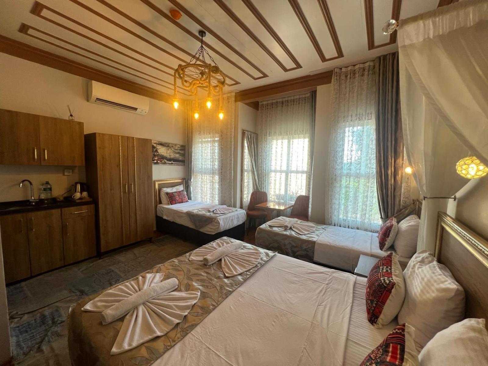 April Hotel Istanbul Eksteriør billede