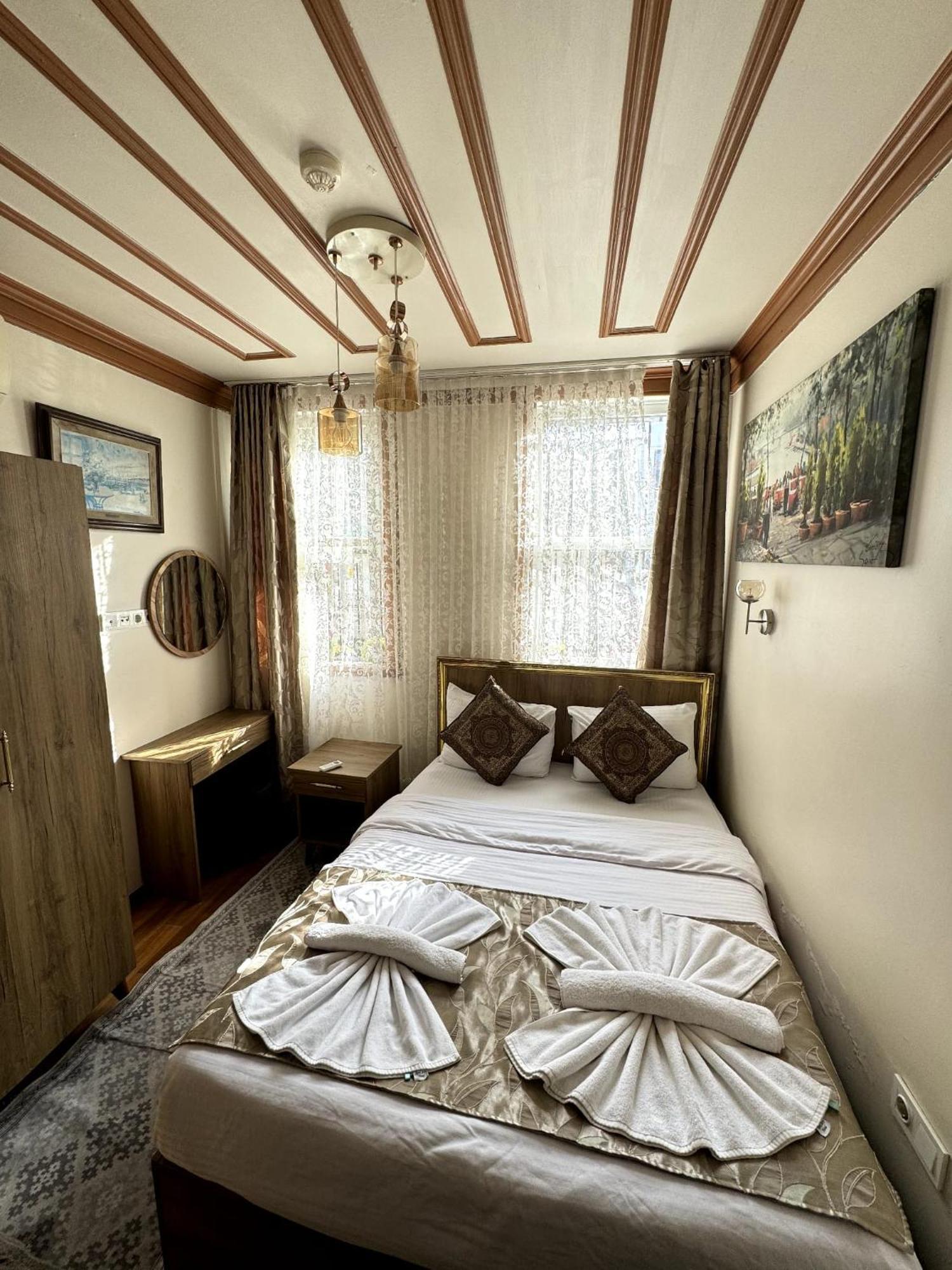 April Hotel Istanbul Eksteriør billede